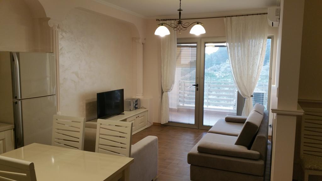 Laura'S Home Durres Bagian luar foto