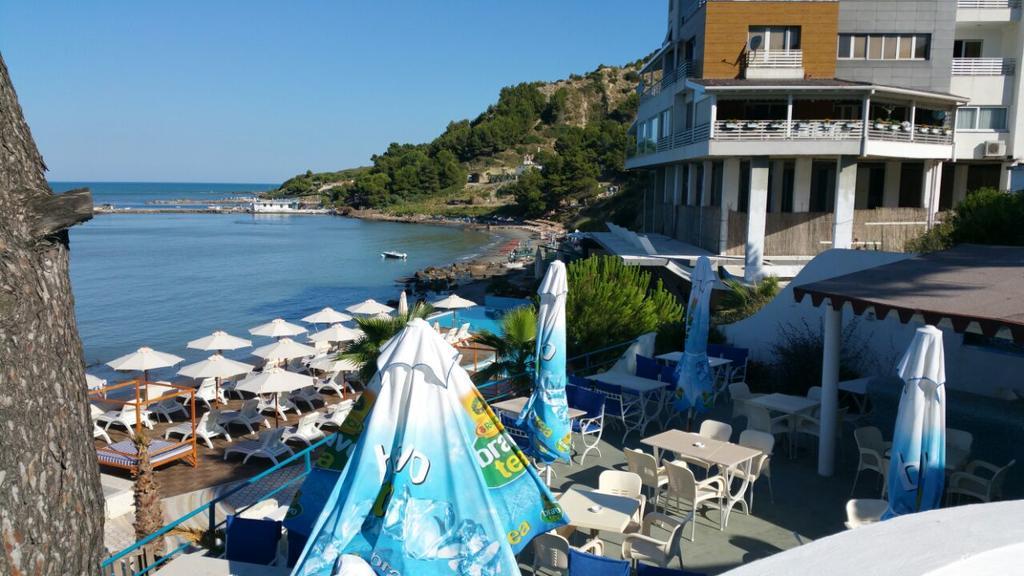 Laura'S Home Durres Bagian luar foto