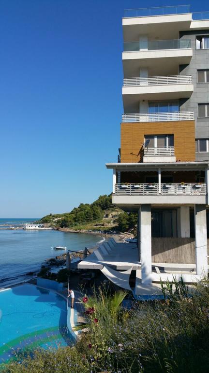 Laura'S Home Durres Bagian luar foto