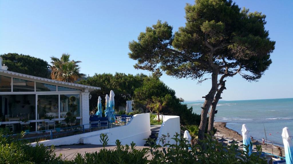 Laura'S Home Durres Bagian luar foto
