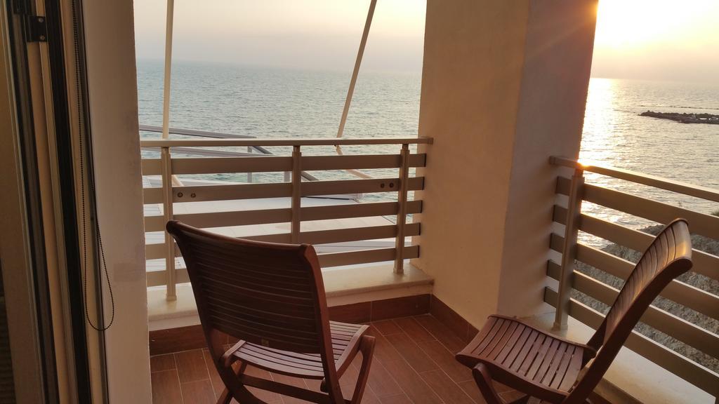 Laura'S Home Durres Bagian luar foto