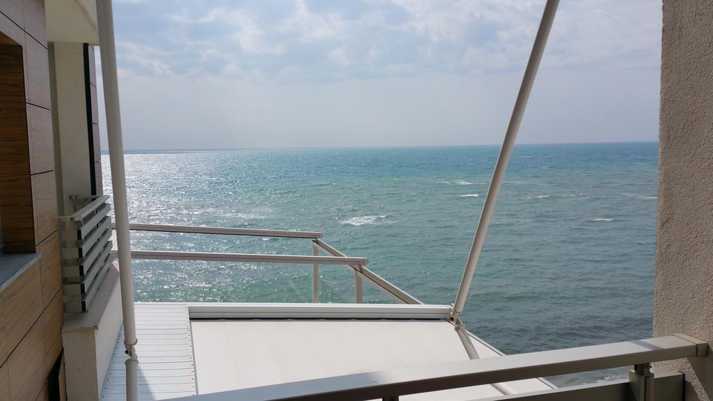 Laura'S Home Durres Bagian luar foto